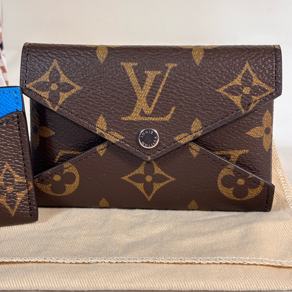 Gorgeous Louis Vuitton Kirigami Cardholder Sold - Picture 2 of 15